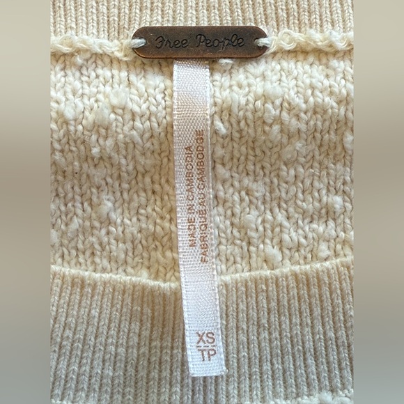 FREE PEOPLE Found My Friend Boulce Sweater - Picture 6 of 6